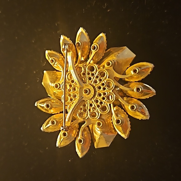 Beautiful Vintage Judy Lee Broach - Picture 2 of 5